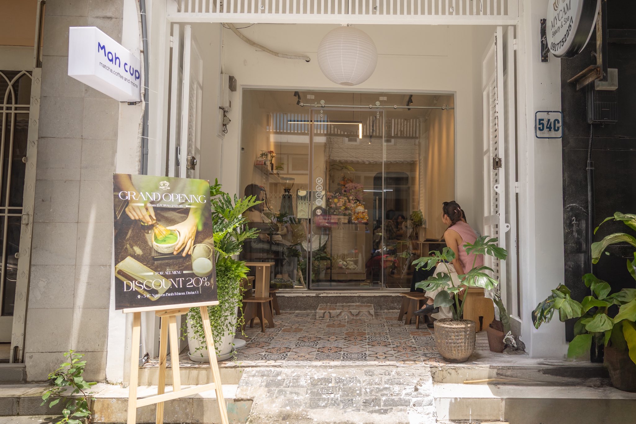 Mah Cup Matcha Coffee mặt tiền cửa hàng